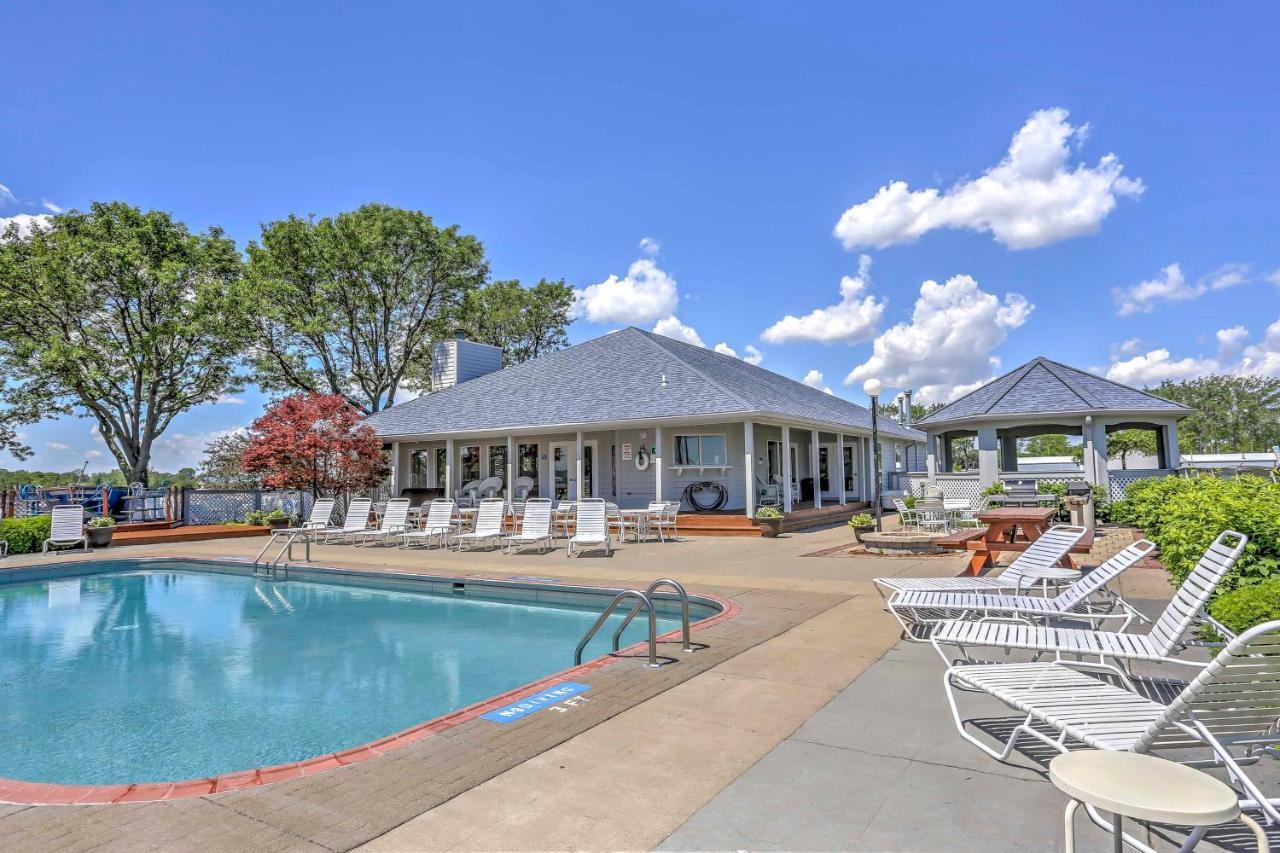 Charming Port Clinton Condo With Community Amenities Exterior photo