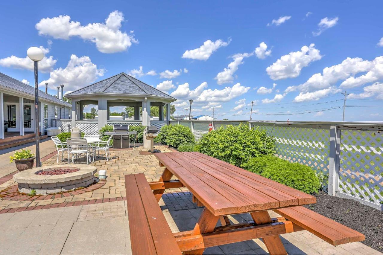 Charming Port Clinton Condo With Community Amenities Exterior photo